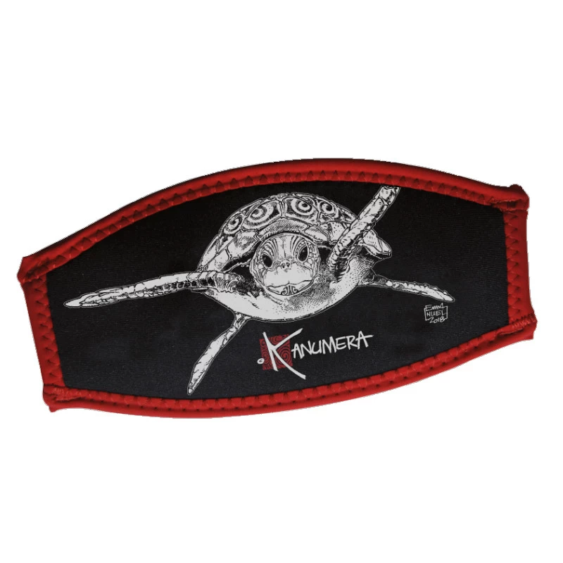 Protège Sangle De Masque KANUMERA Tortue De Face 1 Protège Sangle De Masque KANUMERA Tortue De Face